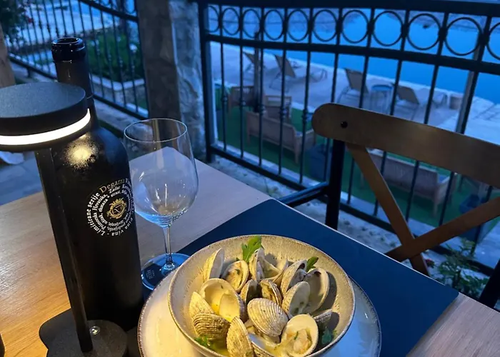 Apartments & Villa Tisno