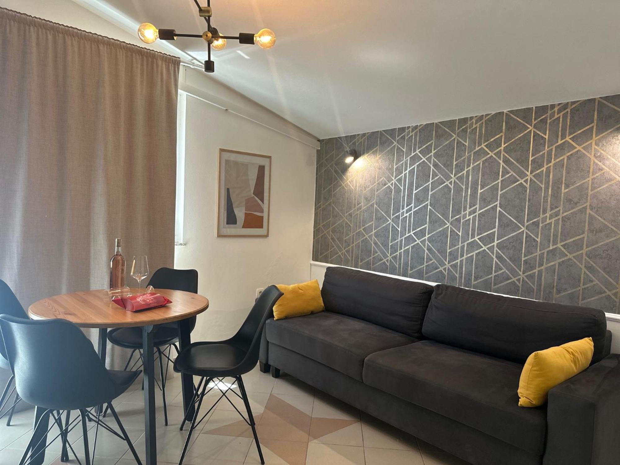 Apartment & Tisno