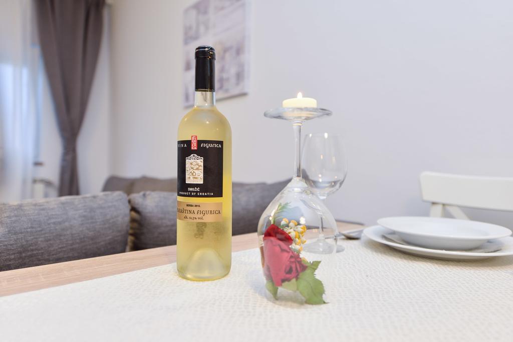 Apartment & Tisno *